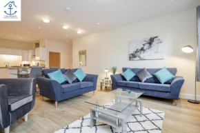 Spacious luxury 2 Bed Apartment by 7 Seas Property Serviced Accommodation Maidenhead with Parking and Wifi